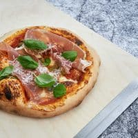 Hjemmelavet pizza med verdens bedste pizzadej