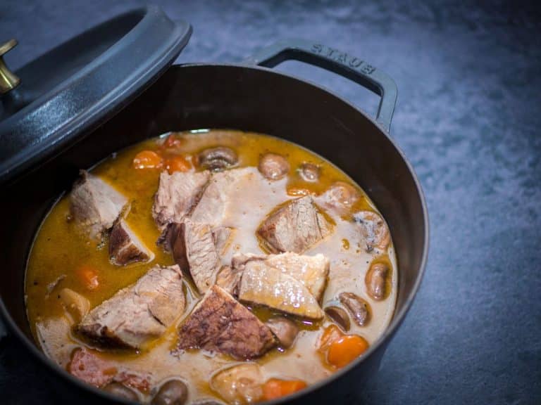 Lammegryde fra Provence med rodfrugter og trøffel