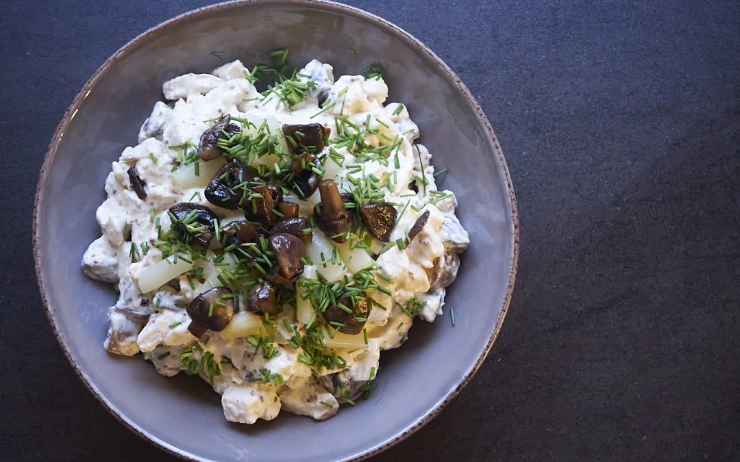 Hønsesalat med smørstegt champignon – Den skønneste frokostsalat